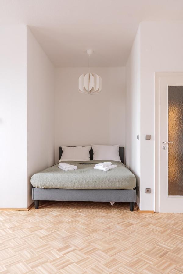 Flats 4 You, Moderne City Wohnung Naehe Hbf, Due-Messe 20 Min, Netflix, Kueche Duisburg Kültér fotó